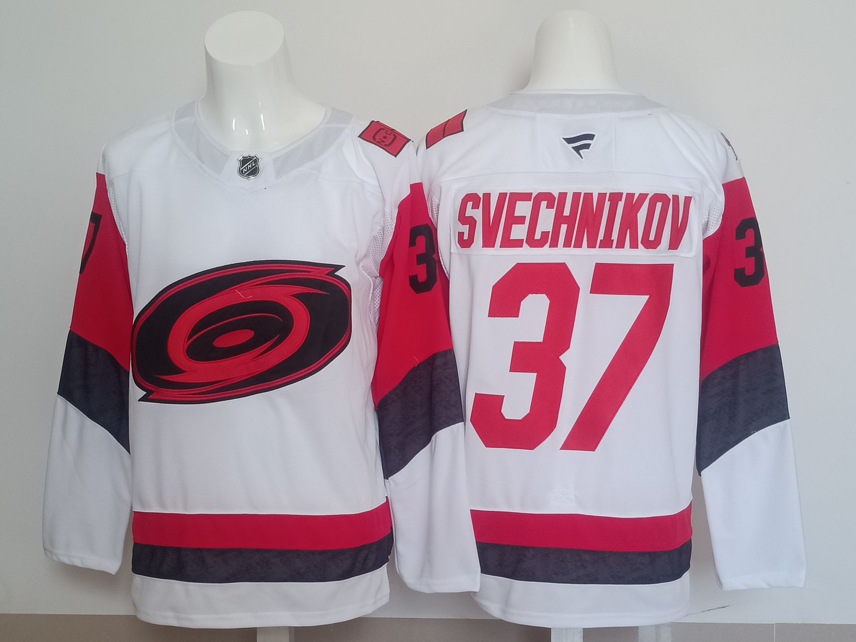Men Carolina Hurricanes #37 Svechnikov White 2025 NHL Jersey style 001